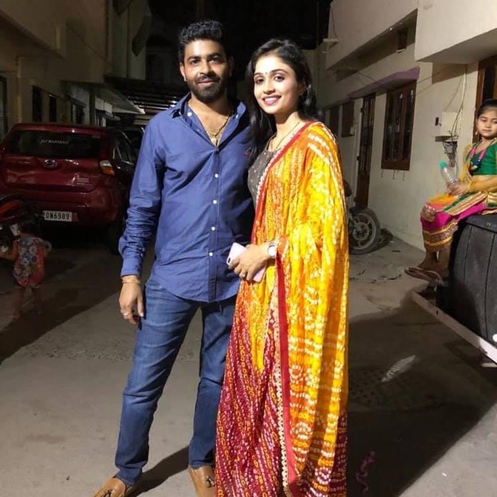 Meet your Posher, Priyek